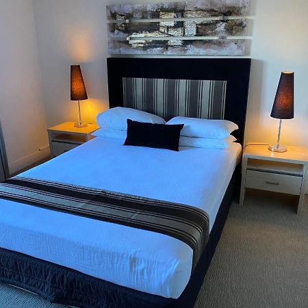Parklane Apartments Fremantle Buitenkant foto