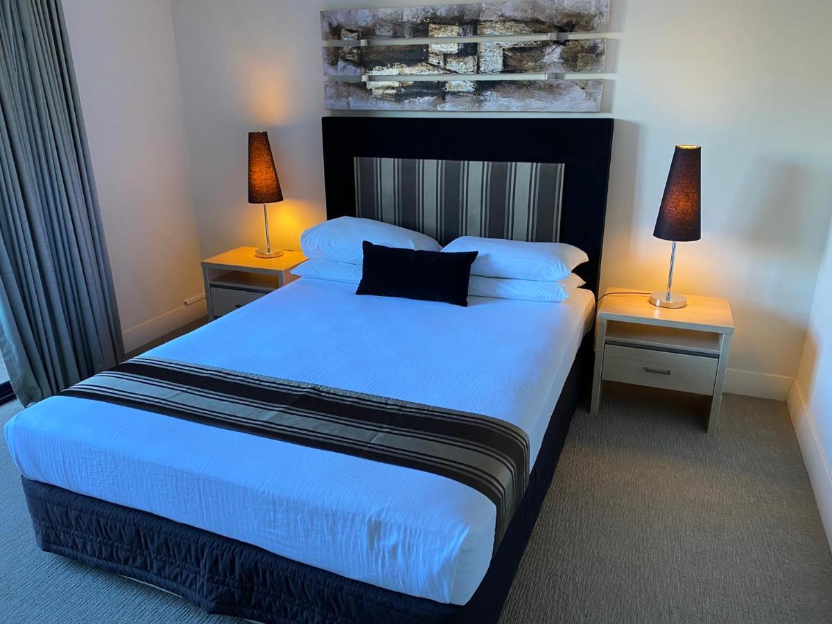 Parklane Apartments Fremantle Buitenkant foto